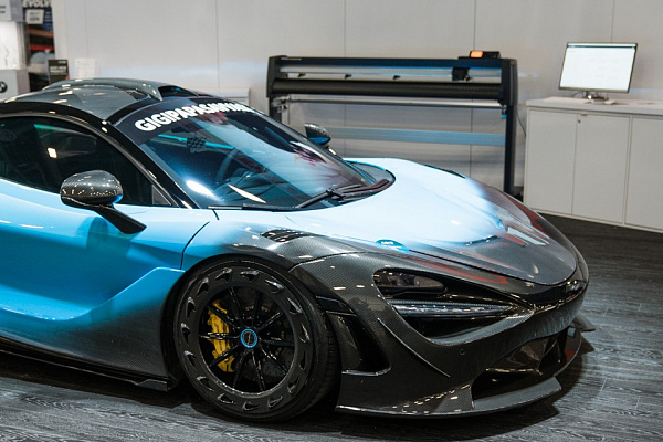 Фото дисков Brixton Forged R11-R Aerotech Черный сатин на McLaren 720S