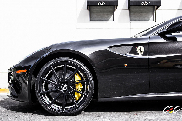 Фото дисков CEC C26 Черный сатин на Ferrari FF