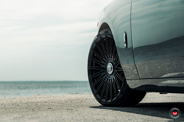 Фото дисков Vossen S17-14 Черный глянец на Rolls-Royce Phantom
