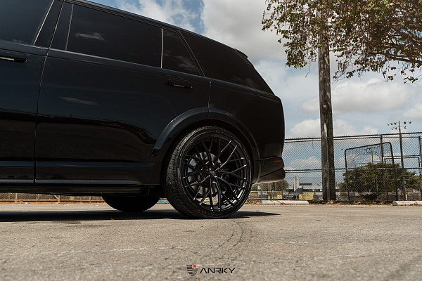 Фото дисков Anrky AN20 Черный сатин на Range Rover V