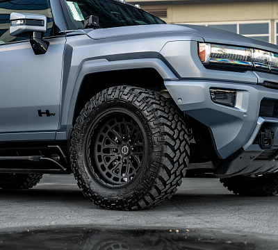 Фото дисков Brixton Forged BX02-M на GMC Hummer EV