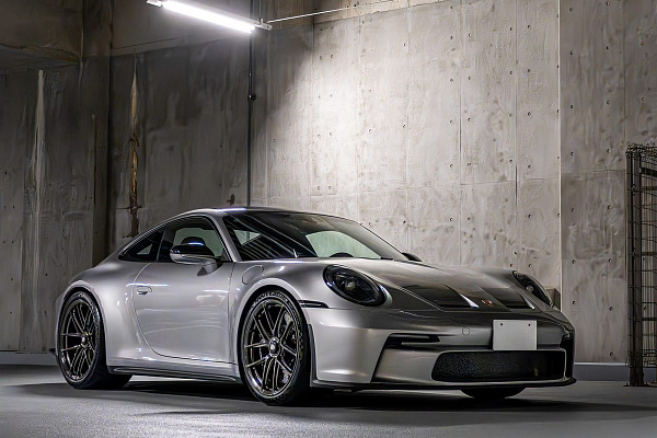Фото дисков 1886 Wheels XR001 Глянцевый темный лак на Porsche 911 VIII