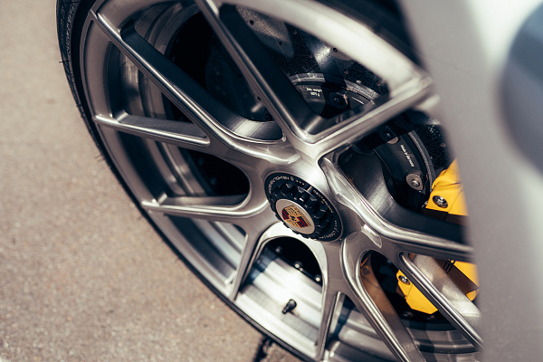 Фото дисков Strasse Wheels SM5 Deep Concave Duoblock Сатиновый темный лак на Porsche 911 VIII