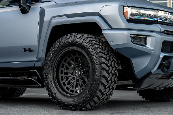 Фото дисков Brixton Forged BX02-M Черный сатин на GMC Hummer EV