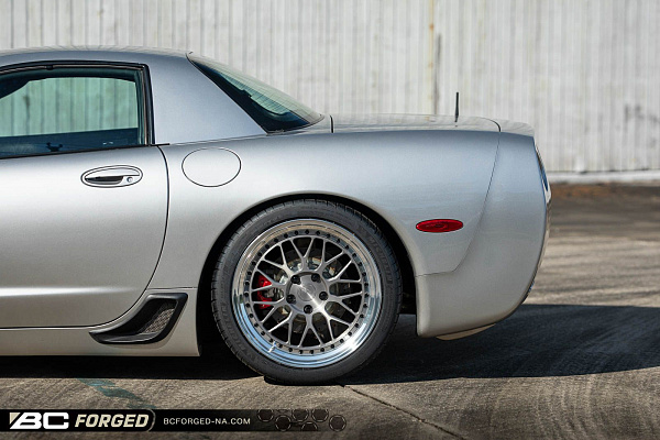 Фото дисков BC Forged LE81 // MLE81 Глянцевый тонированный лак на Chevrolet Corvette C5