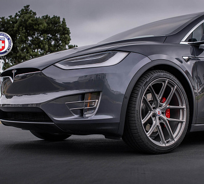 Фото дисков HRE P101SC на Tesla Model X