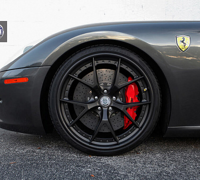 Фото дисков HRE S101 на Ferrari 599