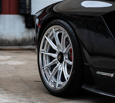Фото дисков HRE S104SC на Lamborghini Aventador