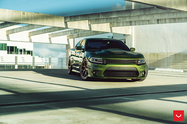 Фото дисков Vossen HF-5 Сатиновая бронза на Dodge Charger VII