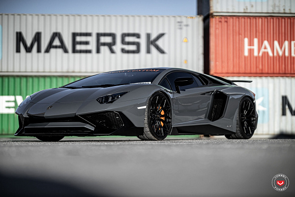 Фото дисков Vossen S17-01 Черный сатин на Lamborghini Aventador