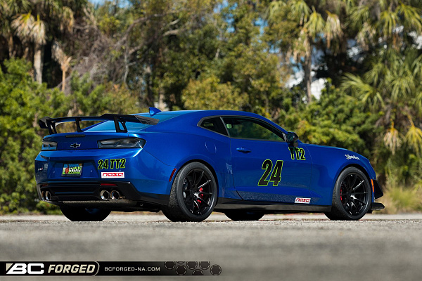 Фото дисков BC Forged RZ05 Черный матовый на Chevrolet Camaro VI