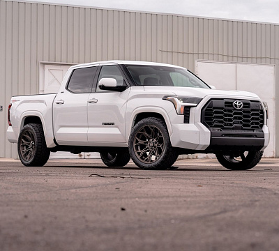 Фото дисков 4PLAY 4P83 на Toyota Tundra III