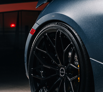 Фото дисков Brixton Forged CM6-R на McLaren 720S