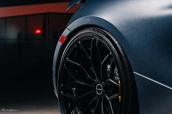 Фото дисков Brixton Forged CM6-R Черный сатин на McLaren 720S