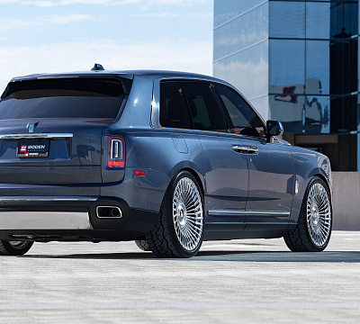 Фото дисков Vossen UV-5 на Rolls-Royce Cullinan