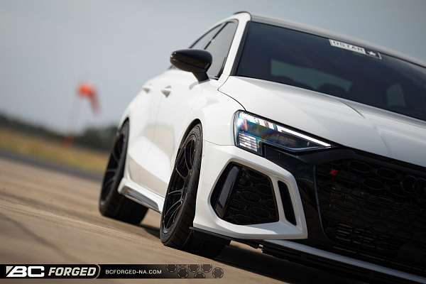 Фото дисков BC Forged KZ10 Черный глянец на Audi A/S/RS 3 (8Y)