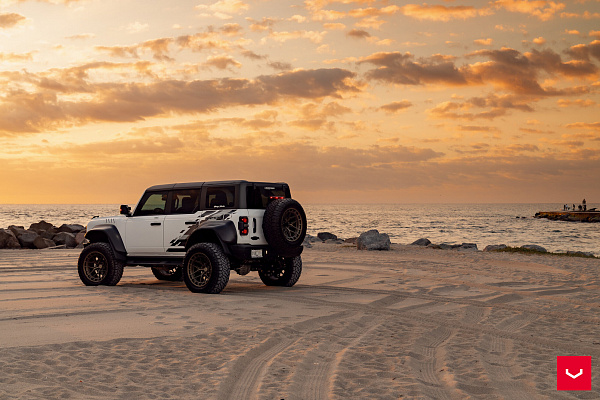 Фото дисков Vossen HFX-1 (6-Lug) Сатиновая бронза на Ford Bronco