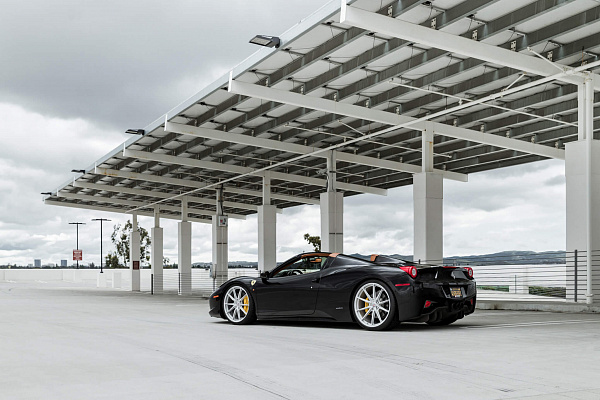 Фото дисков HRE P104SC Глянцевый лак на Ferrari 458