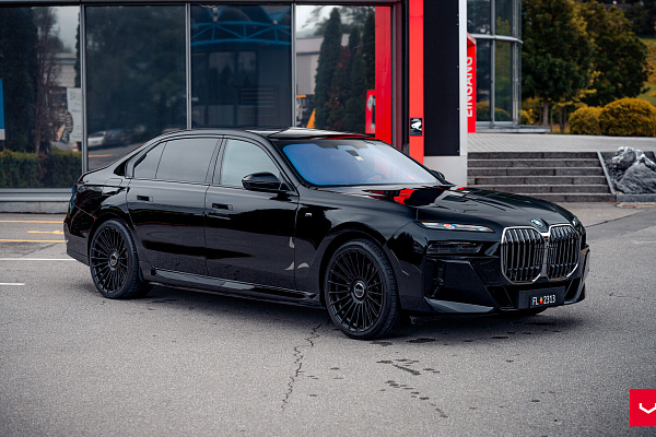 Фото дисков Vossen HF-8 Черный глянец на BMW 7 (G70)