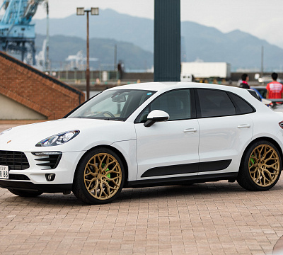 Фото дисков Vossen HF-2 на Porsche Macan I