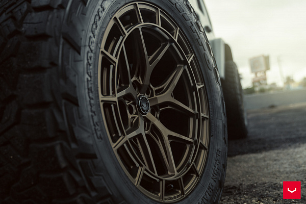 Фото дисков Vossen HFX-1 (5-Lug) Сатиновая бронза на Jeep Wrangler IV (JL)