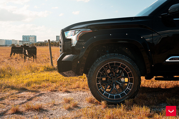 Фото дисков Vossen HFX-1 (6-Lug) Черный глянец на Toyota Tundra III