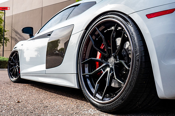 Фото дисков Anrky AN31 Черный глянец на Audi R8 (4S)