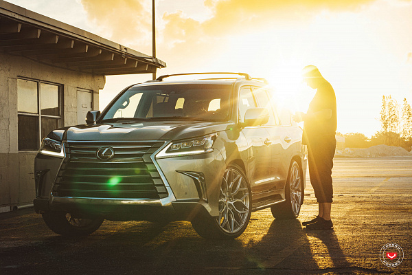 Фото дисков Vossen S17-01 Глянцевый лак на Lexus LX III
