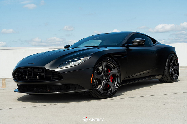 Фото дисков Anrky XR-305 Сатиновый графит на Aston Martin DB11