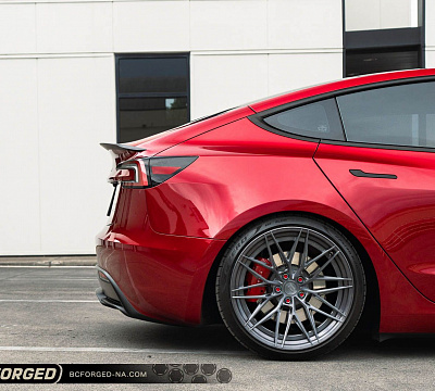 Фото дисков BC Forged HCA675 на Tesla Model 3