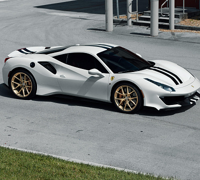 Фото дисков HRE P101 на Ferrari 488