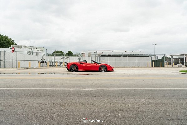 Фото дисков Anrky AN12 Глянцевый темный лак на Ferrari F8