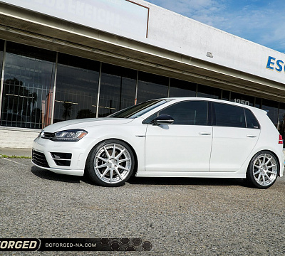 Фото дисков BC Forged HCS04 на Volkswagen Golf VII