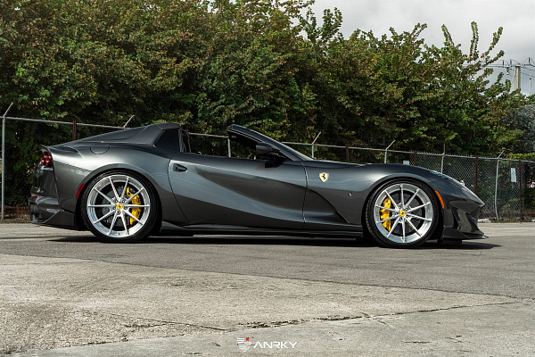 Фото дисков Anrky AN28 Глянцевый лак на Ferrari 812