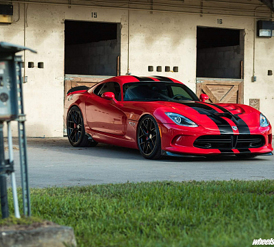 Фото дисков HRE R161 Lightweight на Dodge Viper