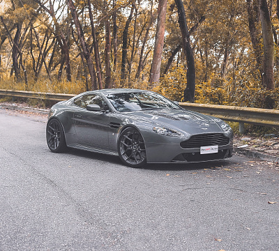 Фото дисков Brixton Forged CM5-R на Aston Martin Vantage 3