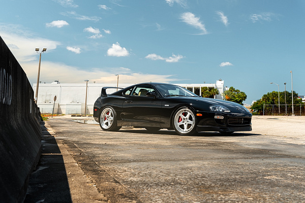 Фото дисков Strasse Wheels S5 Track Глянцевый лак на Toyota Supra A80