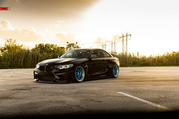 Фото дисков Anrky RS2 Синий глянец на BMW 2/M2 (F22/F87)