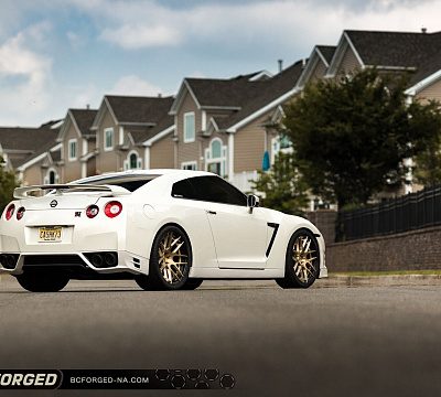 Фото дисков BC Forged HC040 на Nissan GT-R