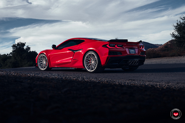 Фото дисков Vossen S21-02 Сатиновый лак на Chevrolet Corvette C8