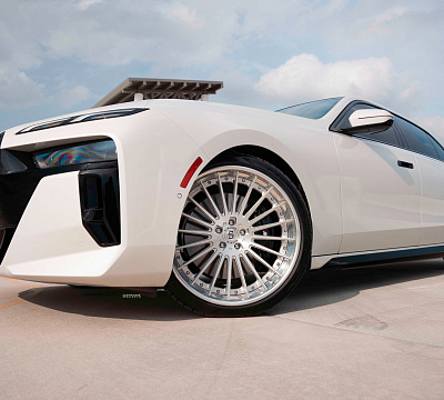Фото дисков Strasse Wheels SV20 Deep Concave FS на BMW 7 (G70)