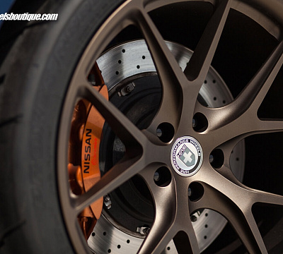 Фото дисков HRE P101 на Nissan GT-R