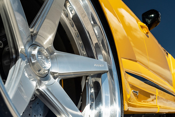 Фото дисков Anrky RS5.3 Глянцевый лак на Lamborghini Urus