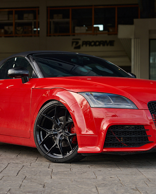 Фото дисков HF-5 Черный глянец на Audi TT (8J)