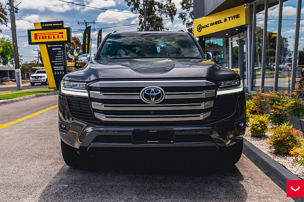 Фото дисков Vossen HF6-4 Черный глянец на Toyota Land Cruiser 300