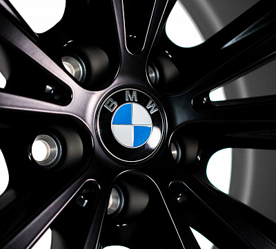 BMW 695