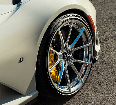Фото дисков Anrky AN12 на Ferrari 812