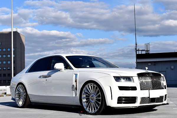 Фото дисков Anrky RF-282 Полированный лак на Rolls-Royce Ghost I
