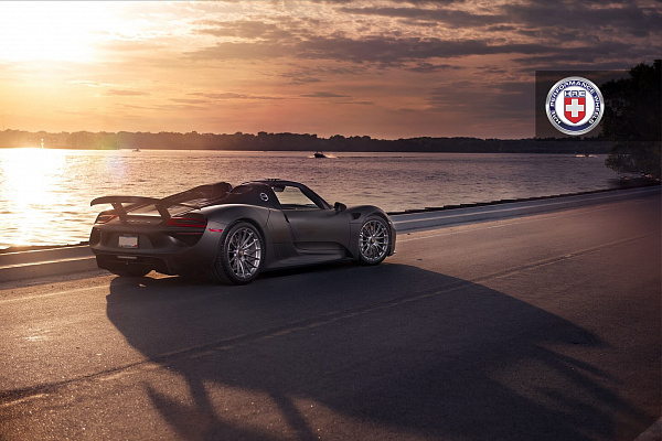 Фото дисков HRE P103 Сатиновый темный лак на Porsche 918 Spyder