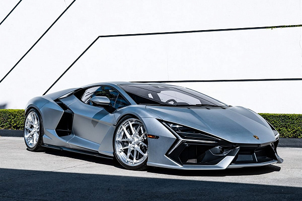 Фото дисков Anrky XR-301 Глянцевый лак на Lamborghini Revuelto